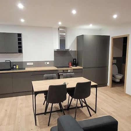 Superbe Appartement T2 Climatise, Idealement Situe Ugine Bagian luar foto