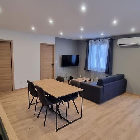Superbe Appartement T2 Climatise, Idealement Situe Ugine Bagian luar foto