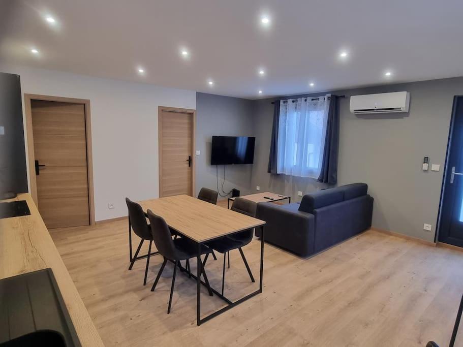Superbe Appartement T2 Climatise, Idealement Situe Ugine Bagian luar foto